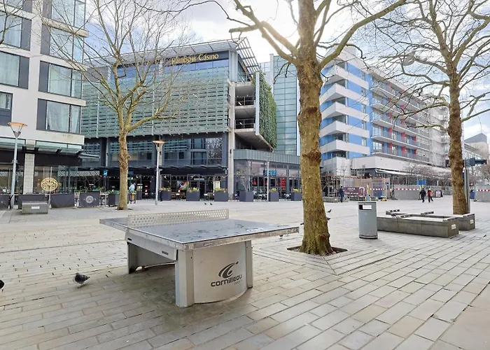 شقة Cozy Kingsize In Centre! بريستول