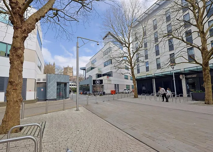 Cozy Kingsize In Centre! *